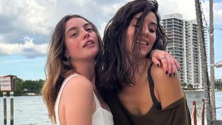 Melis Sezen ve Cansu Dere'den Miami pozları...